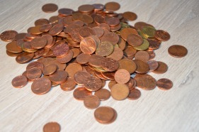 a picture of loose pocket change